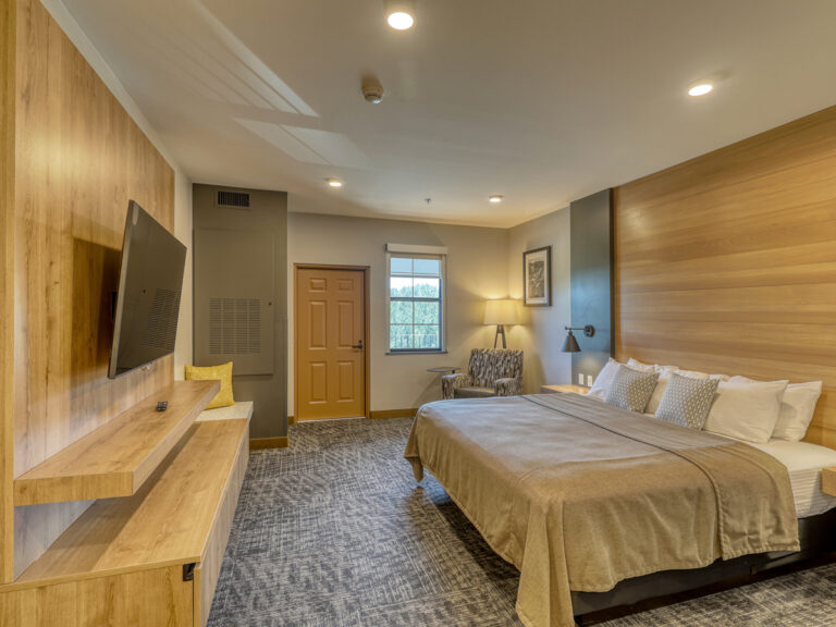 the lodge deadwood king room 768x576