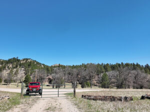 barnes canyon jeep parked at trailhead 300x225