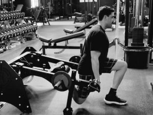 black hills barbell man lifting onleg machine 300x225