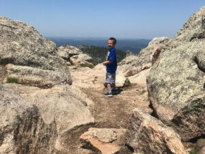 little devils tower trail scenic overlook and boulders 300x225