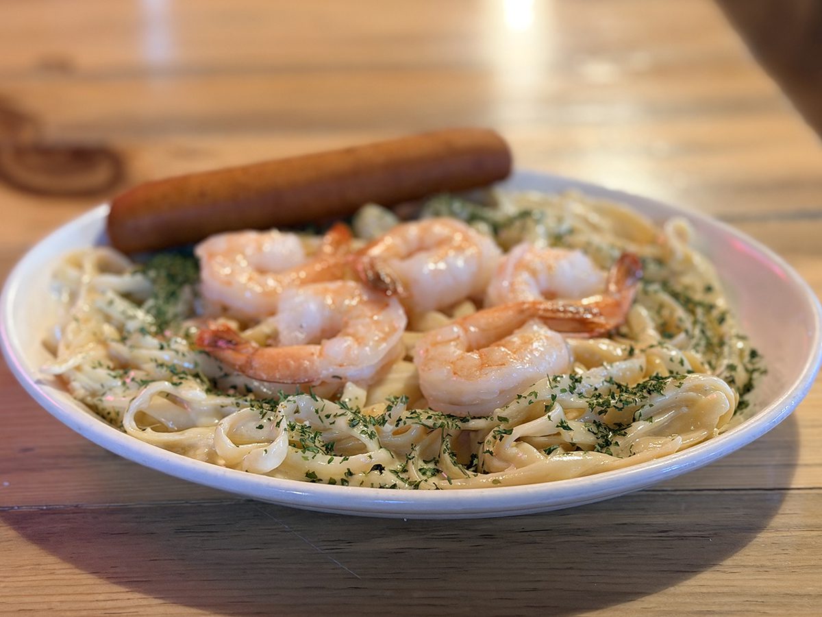 Shrimp Fettuccine Alfredo at Bullwackers Whitewood