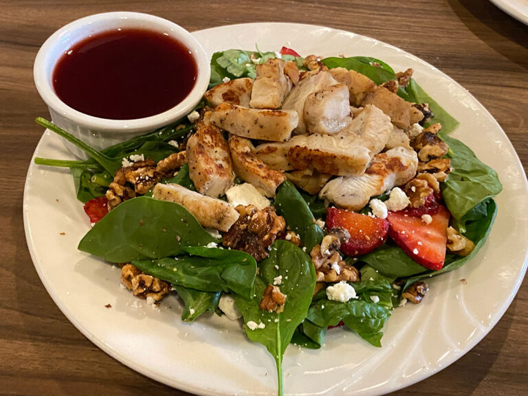 gold bison grill salad 768x576