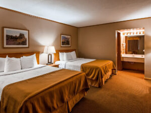 deadwood miners hotel restaurant room two beds 300x225