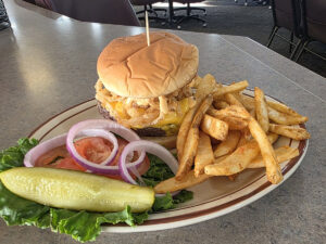 belle fourche country club haystack burger 300x225