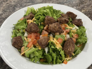 belle fourche country club steak tip salad 300x225