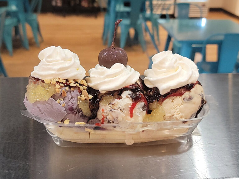 emmas ice cream emporium banana split 768x576