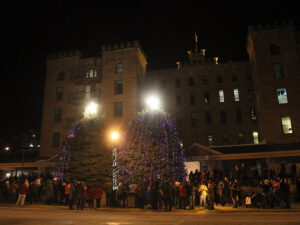 hot springs christmas tree lighting 300x225
