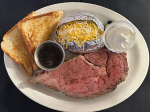 lazy r bar and grill prime rib dinner 300x225