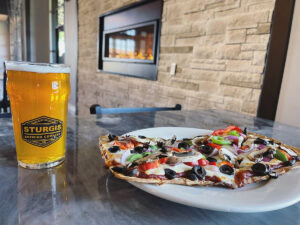 sturgis brewing company pizza and beer 300x225