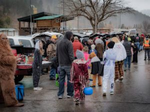 deadwood trunk or treat 300x225